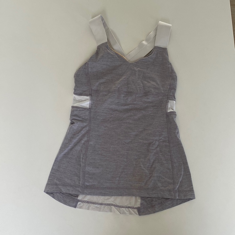 Lululemon tank size 4
